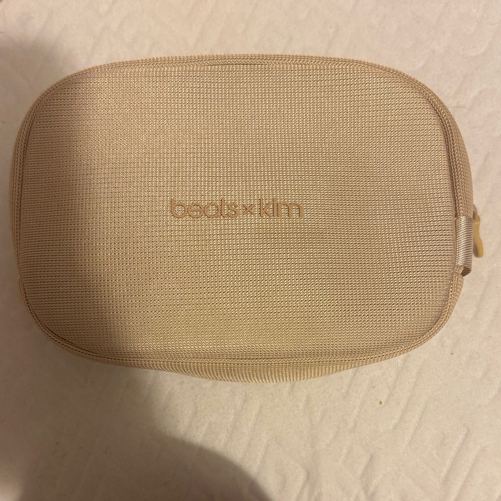 Beats x Kim Beige Beats
